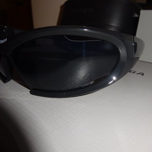 BALENCIAGA Sunglasses - Picture 4 of 11